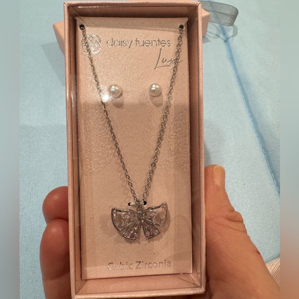 Daisy Fuentes lux butterfly necklace with earrings set